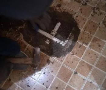 鄢陵卫生间漏水维修公司为您分享下卫生间渗水如何处理及注意事项